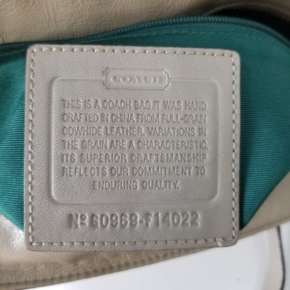 SOLD 🌈 Coach taupe sealed leather purse - Picture 2 of 8